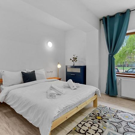 Homestay Otopeni Buitenkant foto