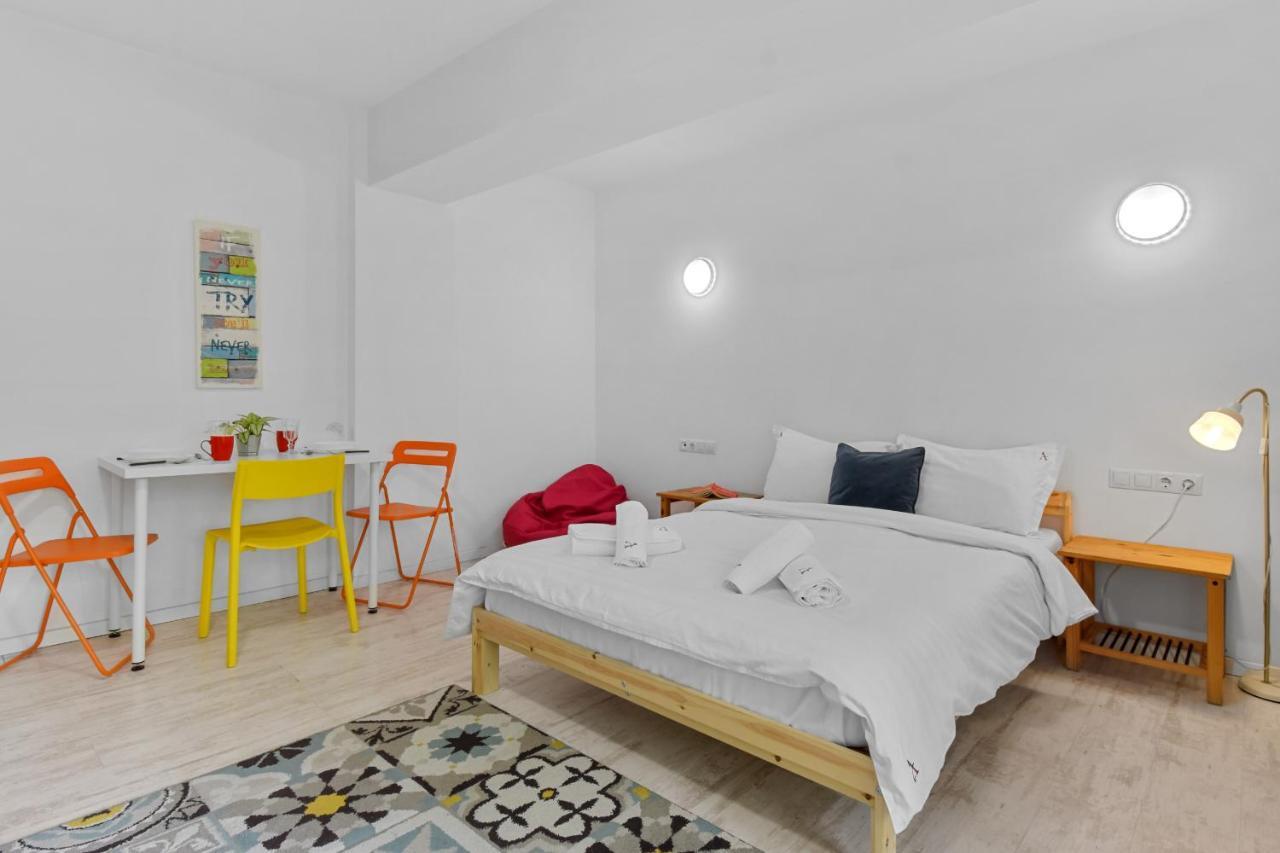 Homestay Otopeni Buitenkant foto