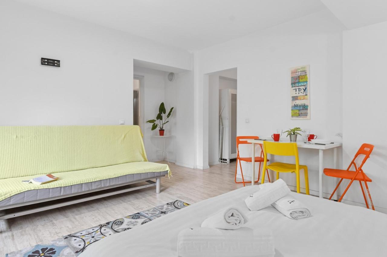 Homestay Otopeni Buitenkant foto
